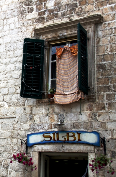 Montenegro (98)